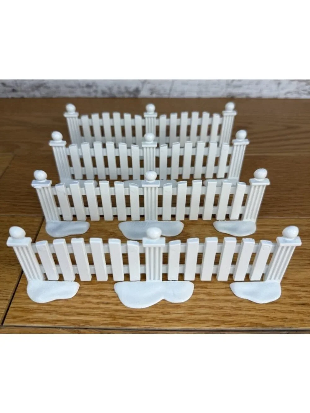 Department 56 Village Picket Fence 4 Pieces Cast Metal White 6” Long